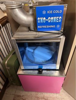 Snow cone machine