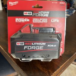 Milwaukee M18 18V Lithium-Ion REDLITHIUM FORGE XC 8.0 Ah Battery Pack