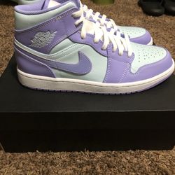 Air Jordan 1 Mids 