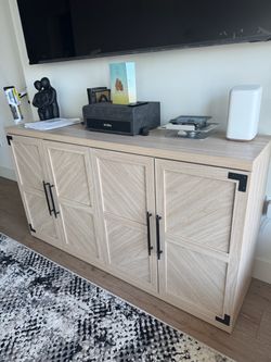 Tv stand for Sale !
