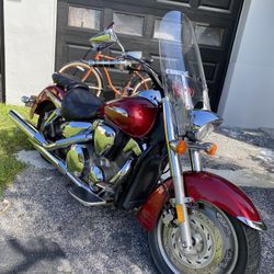 2005 Honda VTX1300R Windshield And Or Passenger Seat 