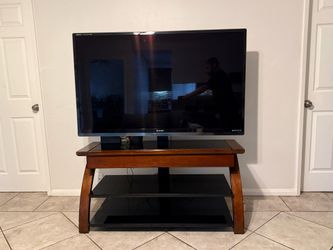 Sharp Aquos TV and Wood/Glass TV Stand