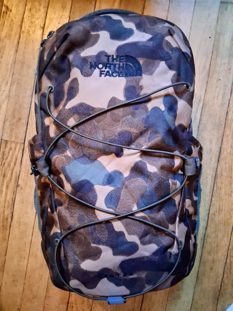 The North Face Jester Everyday Laptop Backpack, Utility Brown Camo Texture Print/New Taupe Green, One Size, BRAND NEW NO TAGS