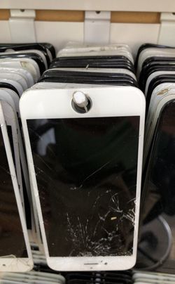 iPhone 6 Screen Replacement $69 done within 30 minuets