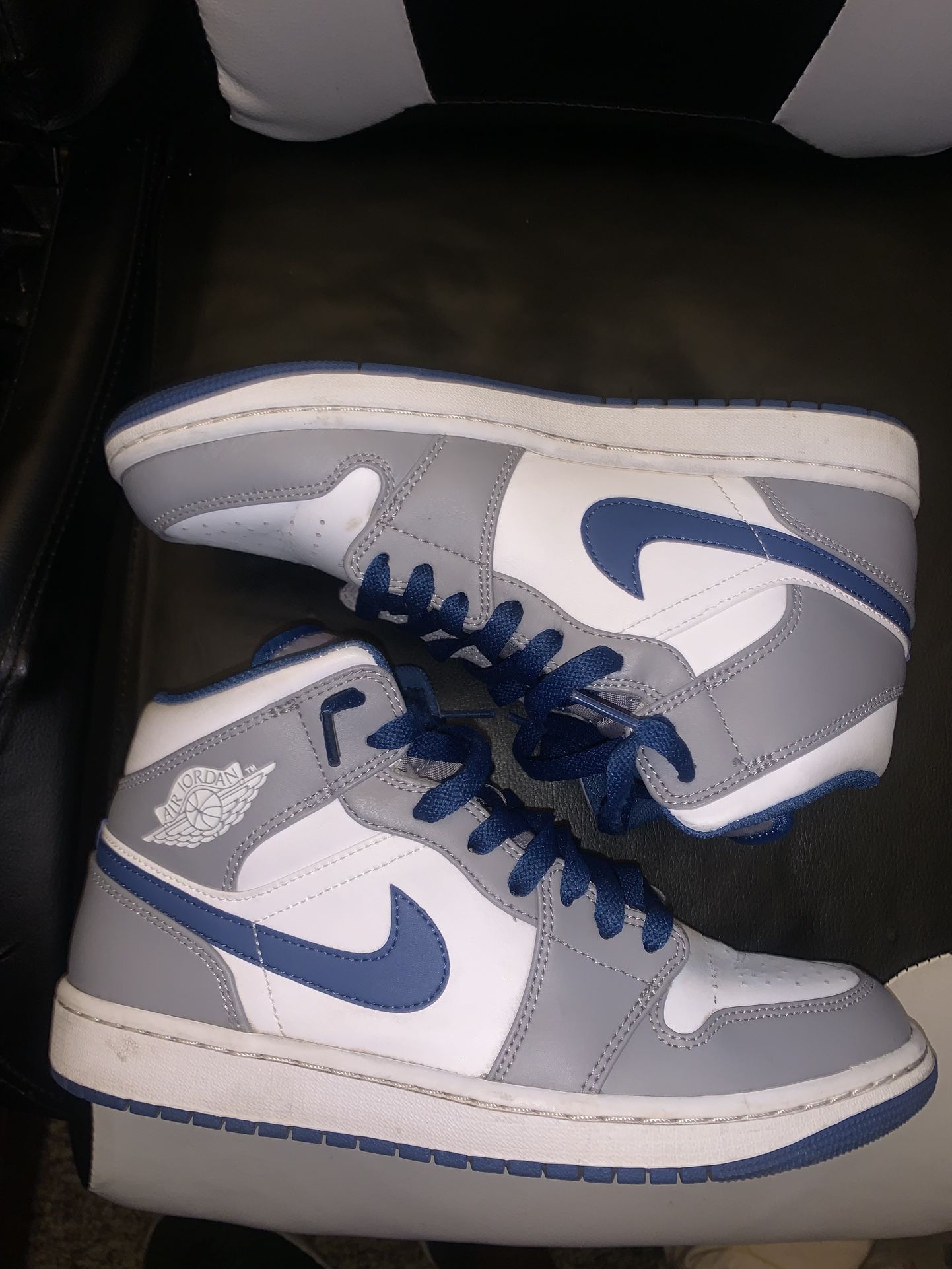 Jordan 1 Mid