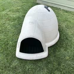 indigo igloo dog house its for a medium dog great shape