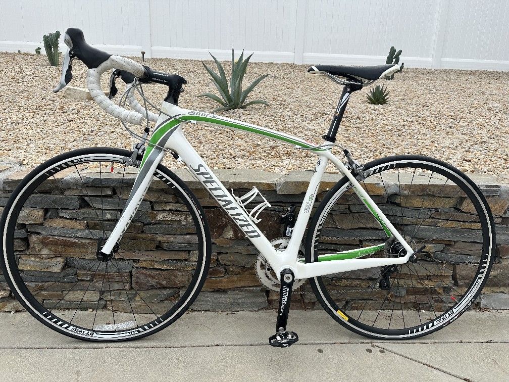 Women's Specialized Amira Sport road bike