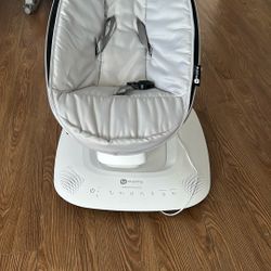 4 Moms Mamaroo