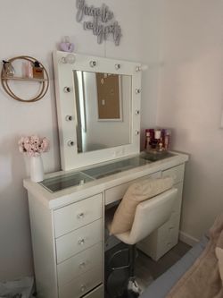 Vanity Desk with chair