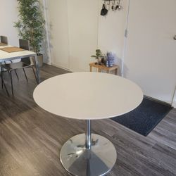 Carson carrington klemens sale round dining table