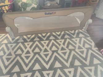 Bedrail Excellent Condition, Folds Down 