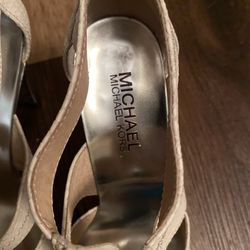 Michael  Kors  New  Size 6 M  white Color 