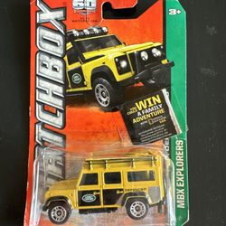 2013 Matchbox Land Rover Defender 110 MBX Explorers 