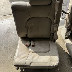 2002 rear cadillac Escalade third row seats
