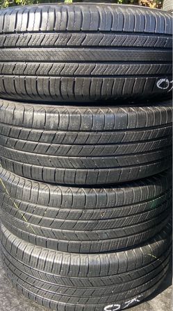 4 Llantas Usadas Michelin Defender 225/65/17 $210