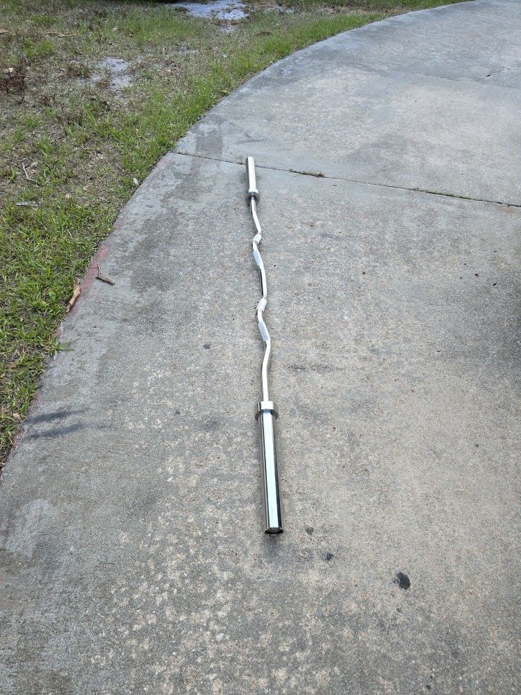 Weight Rackable Curl Bar
