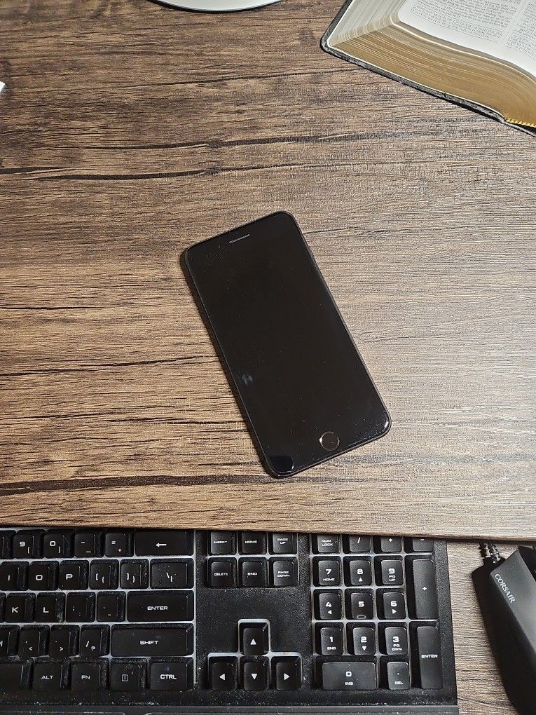 Unlocked Apple iPhone 7 Plus Clean Screen