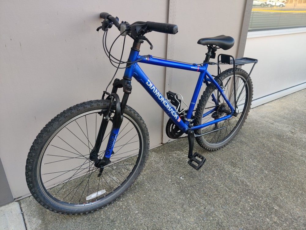 Diamondback Sorento 26" 21-Speed Mountain/Road Bike Hybrid - Front Suspension Shocks - Light 17" Frame - TUNED! - Comfort Seat - NEW Tubes - Rack 