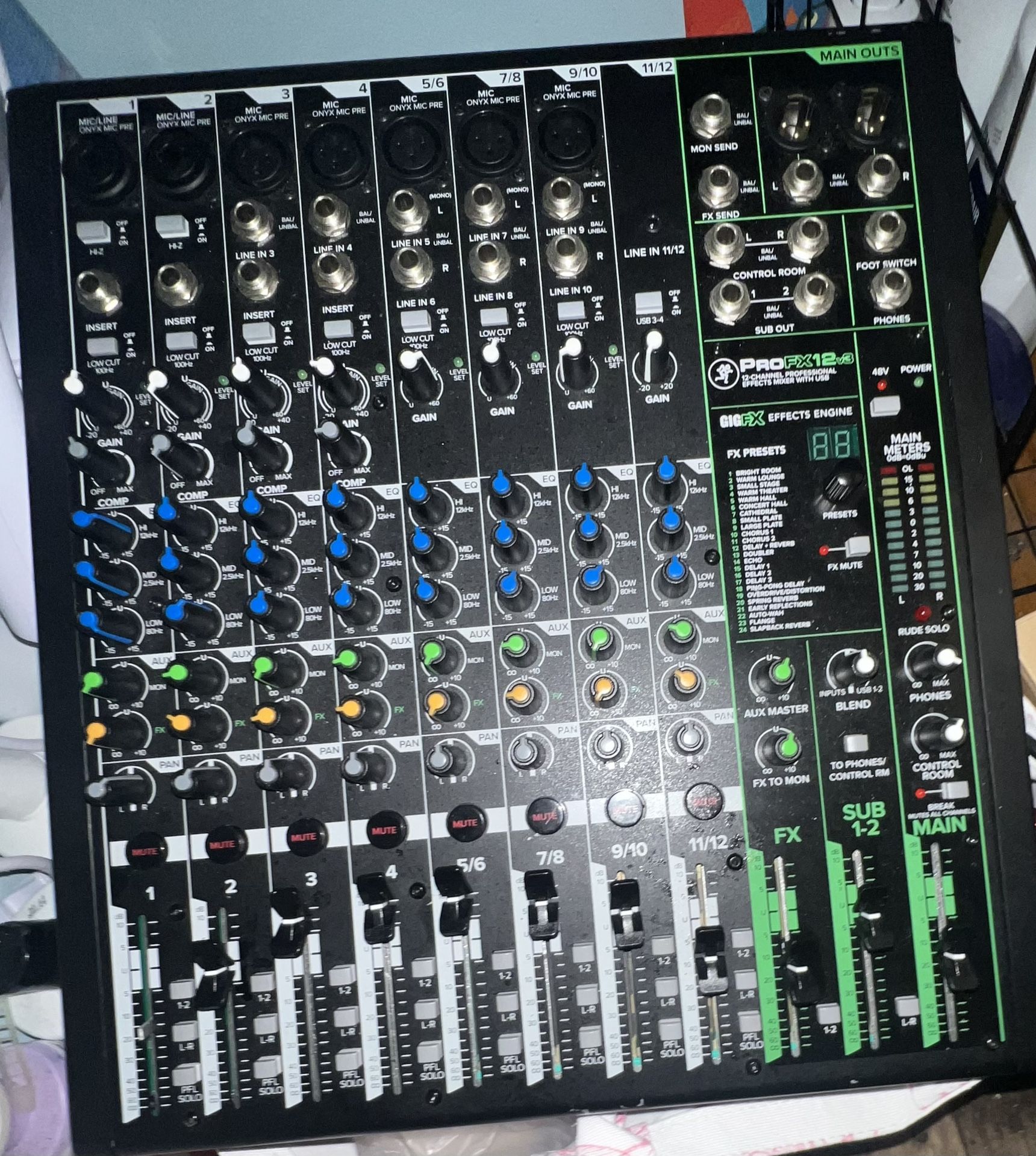 Mackie ProFX12v3 12-channel Mixer with USB and Effects