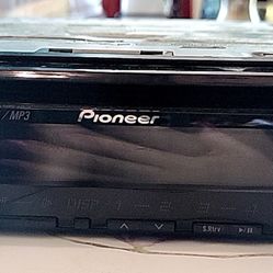 PIONEER  DEH X3600UI WMA/MP3,  MIXTRAX. CD, CAR STEREO RECEIVER.  EXCELLENT CONDITION 