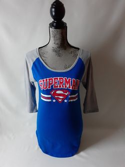 Superman woman's blue/gray long-sleeve top size M