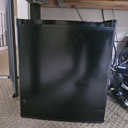 Mini Fridge (Price Negotiable)