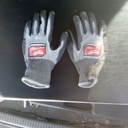 Gloves Size M Milwaukee Cit Resistant 