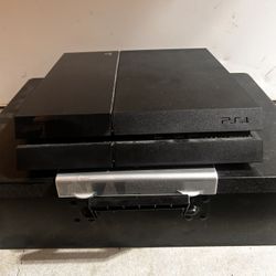 PlayStation 4 With 5 Games, 4 Wireless Controllers, 1 Pair Of VR wands, VR Headset, VR Gun Along With VR Camera 