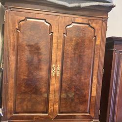 WARDROBE/ARMOIRE
