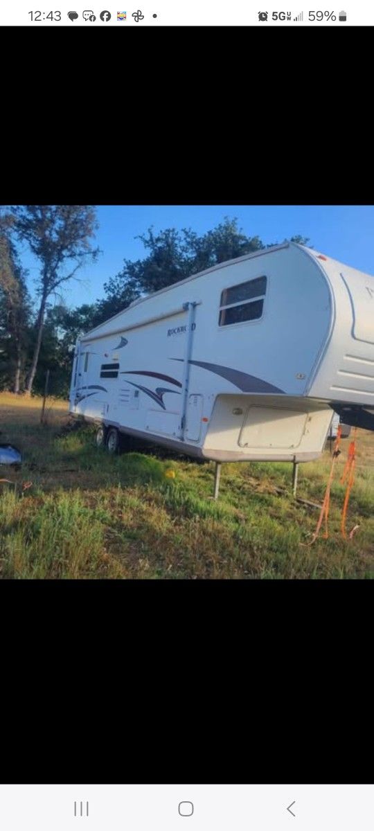 2006 Rockwood 32ft 5th Wheel