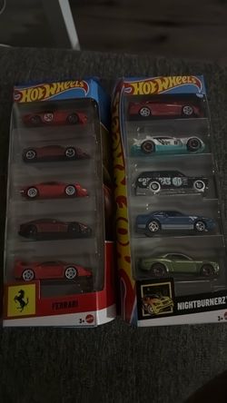Hot Wheels 5-Pack Ferrari & Nightburnerz Sets
