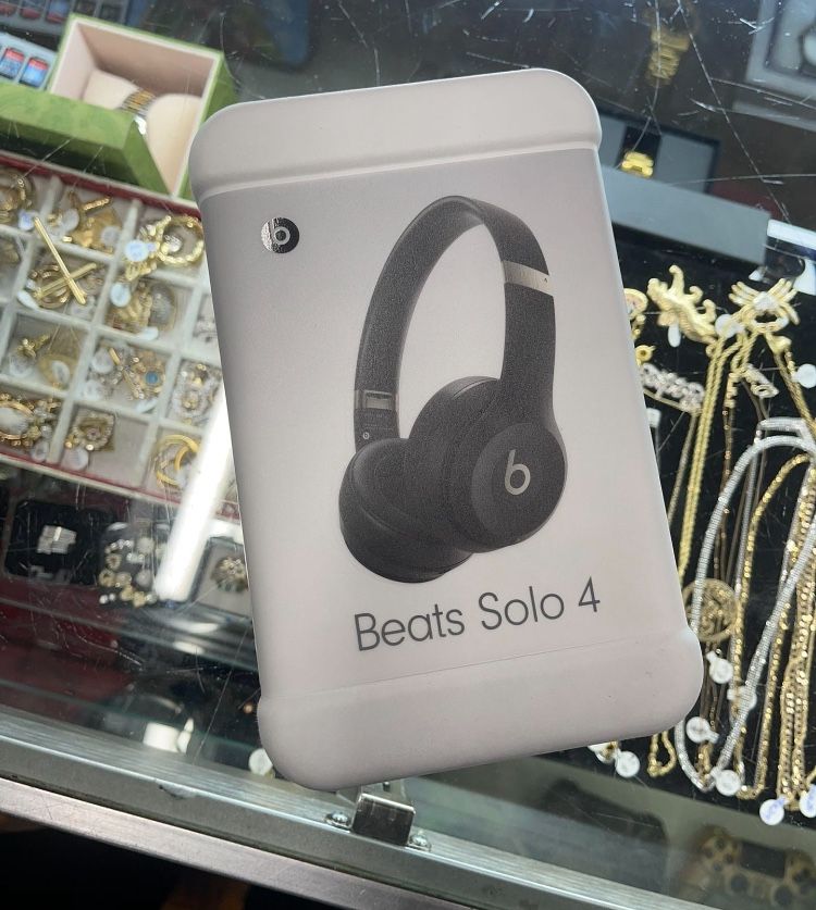 Brand New Beats Solo 4