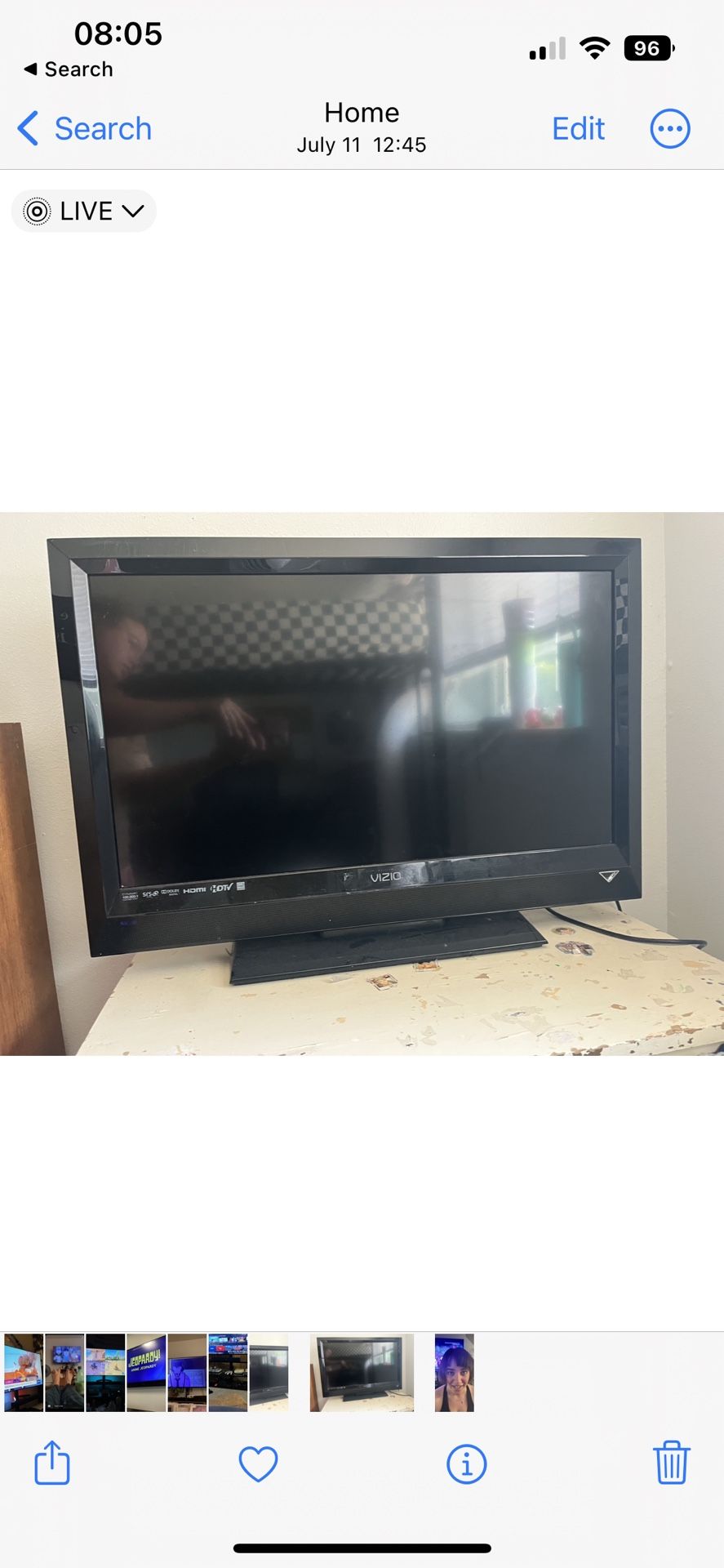 32 inch VIZIO T.V with remote and power cord