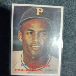 Roberto Clemente 1957 Along With A Tribute Card
