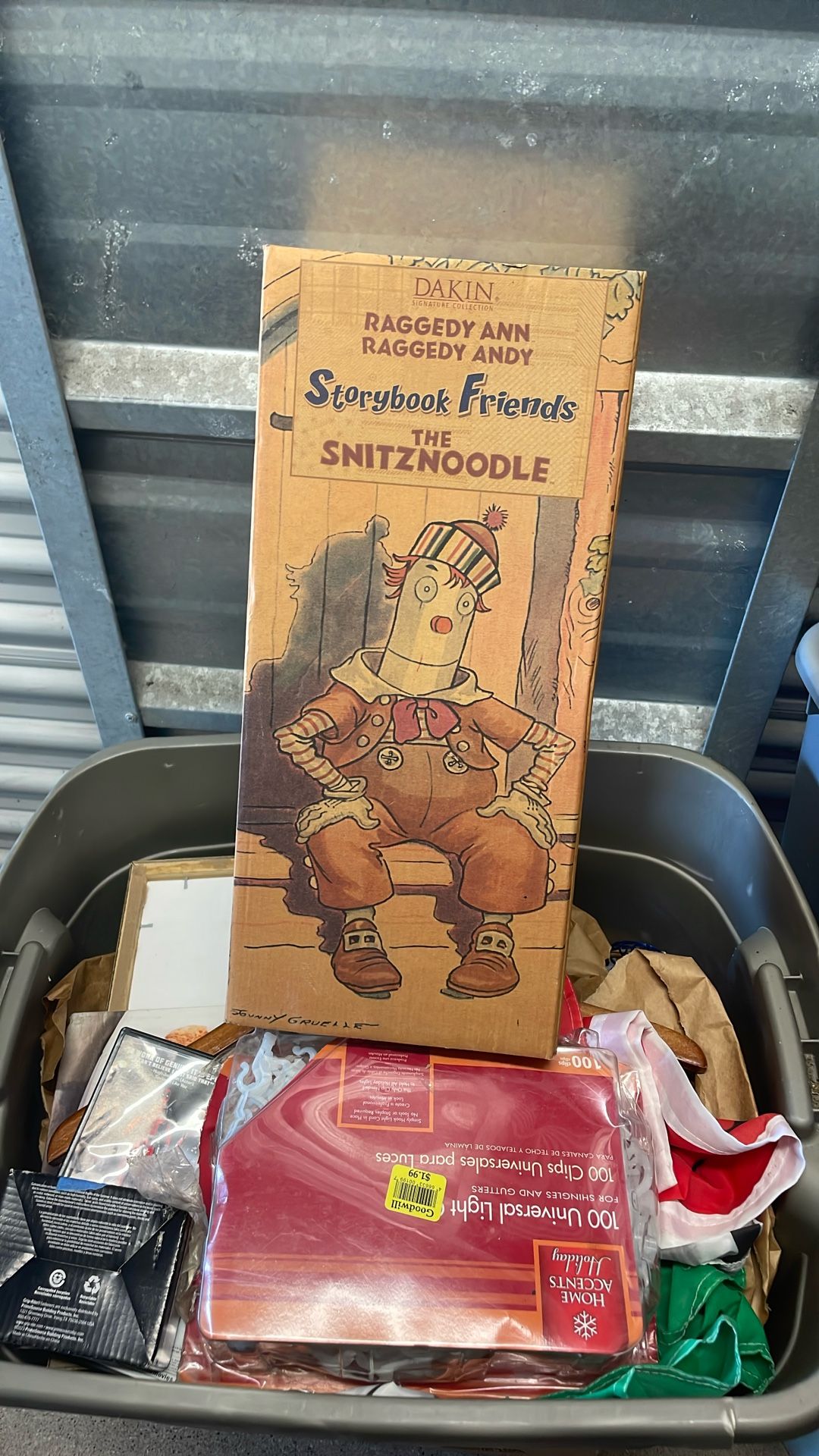 The Snithznoodle ( Raggerty Ann And Andy)