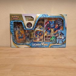 Pokemon Lucario VSTAR Premium Collection 