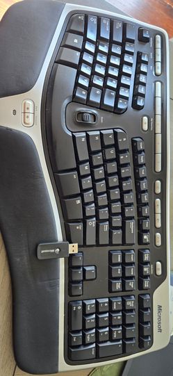 Microsoft Natural Ergonomic Keyboard 7000