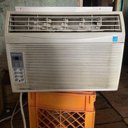 Sharp 12,000 Btu Widow Air Conditioner 
