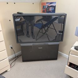 47" Panasonic rear-projection television