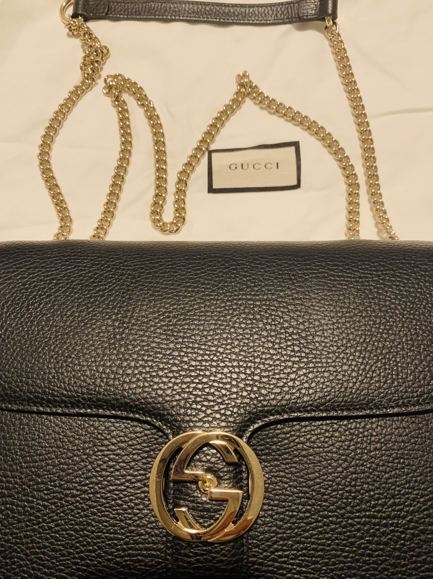 GUCCI Black Leather GG Interlocking Crossbody bag