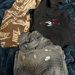 3 Nike Boys Hoodies XL