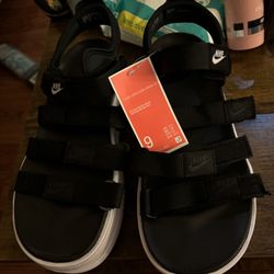 Women’s Nike Sandals 