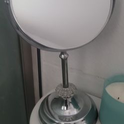 Magnifying Mirror