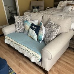 Sofá And Recliner 