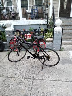 Black Custom Road Bike 700 No Low Ball