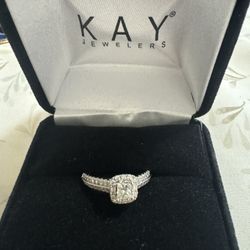 14WG Engagement Ring And Wedding Band 