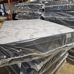 SIGNATURE 12IN 💯% NEW HYBRID QUEEN PILLOWTOP MATTRESS 