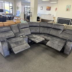 Power Reclining Sectional 