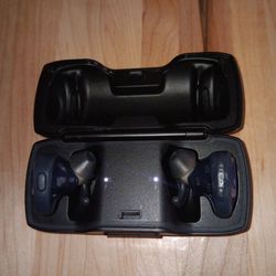 BOSE EARBUDS PRE-OWNED NO ISSUES GREAT SOUND IN CHARGING BOSE CASE BLACK