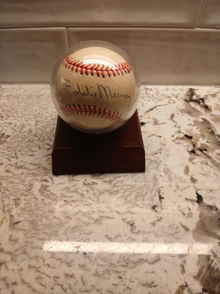 Eddie Murray Autograph. B B.